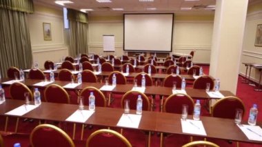 Boş konferans salonu