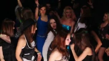 Ve dans eğlenceli sahip insanlar