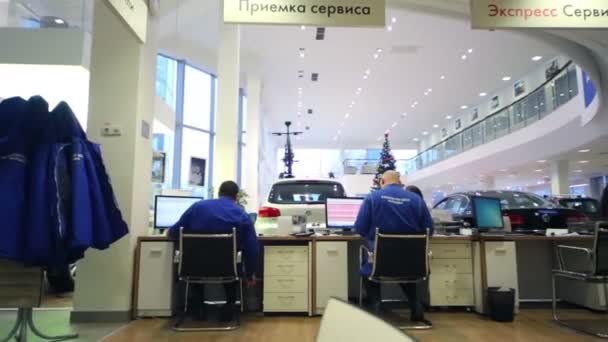 Volkswagen centrum Varshavka — Stock video