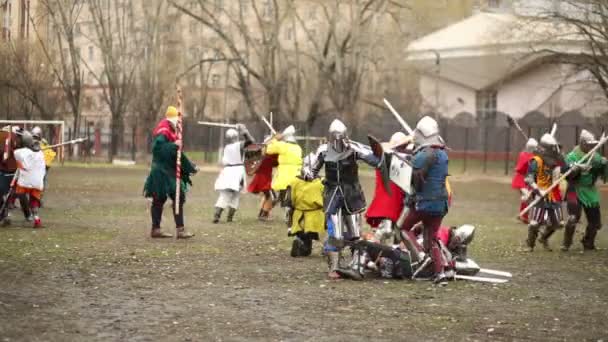 Fighting medieval warriors — Stock Video