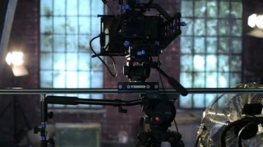 Video kamera ile dekore edilmiş oda içinde göstermek