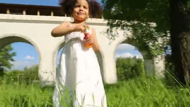 Brother with toy gun and sister — Stock Video