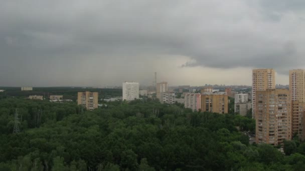 Las nubes se mueven rápido — Vídeo de stock