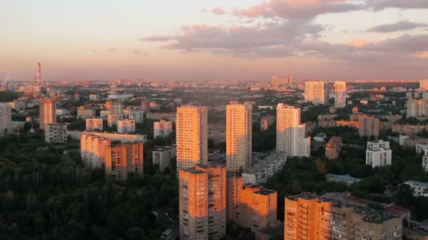 Nuvens estão se movendo rápido — Vídeo de Stock