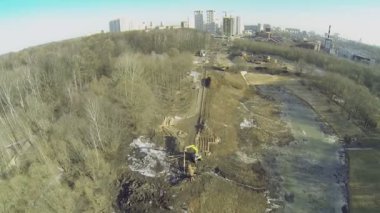 Ekskavatör gölet yeniden inşa inşaat