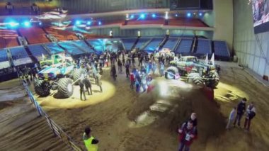 İnsanlar yürüyüş kalabalık