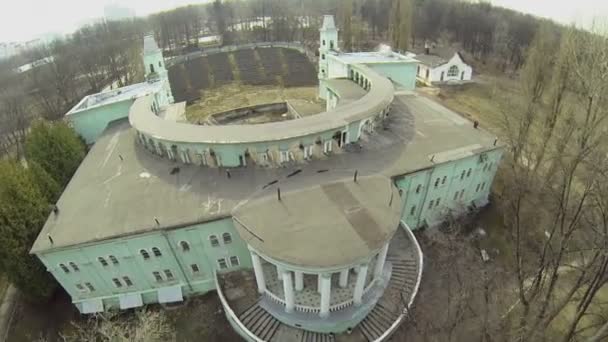 Teatro al aire libre abandonado — Vídeo de stock