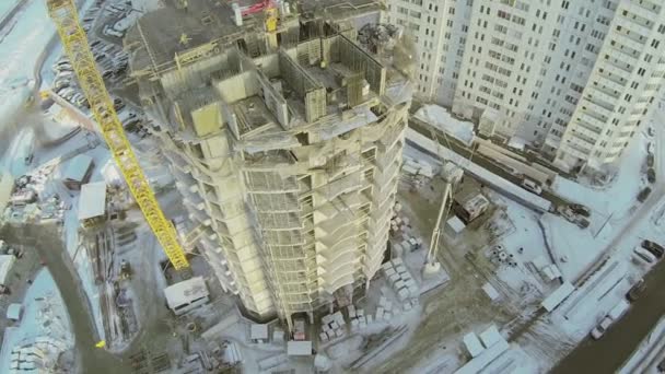 Orang-orang bekerja di lokasi konstruksi — Stok Video