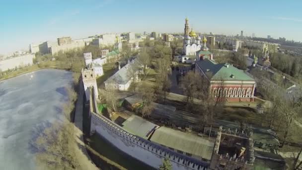 Монастир Novodevichiy з церквою — стокове відео