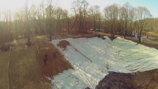 Ludzie pracują na plac budowy — Wideo stockowe