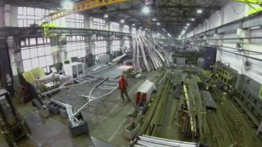 Özel otomobil fabrikasının atölye