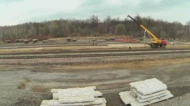 İşçi inşaat alanında iş