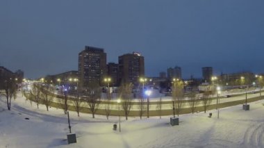 Araba sürmek sokak yanında kış geceleri