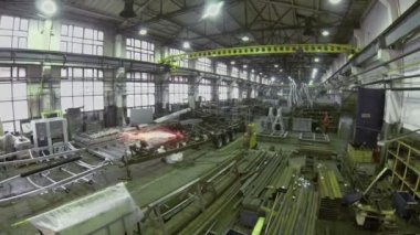 Özel otomobil fabrikasının atölye