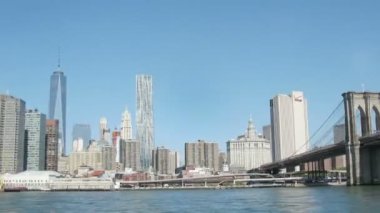 Brooklyn Köprüsü altında devam