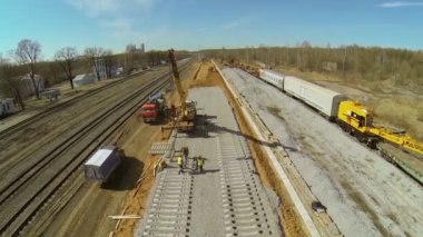 İnsanların demiryolu inşa