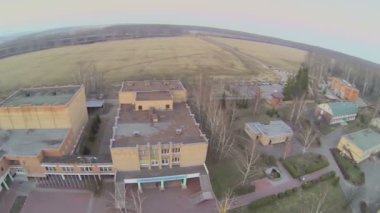 Çocuklar kampı topraklarının