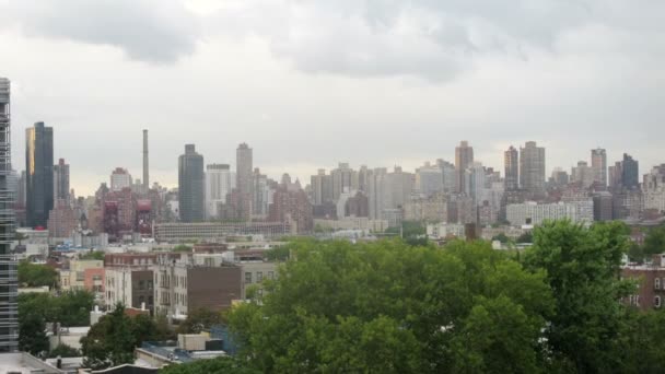 Manhattan from Queens at day — Stock Video