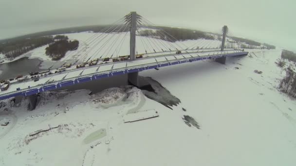 Puente Kirovsky con equipo de construcción — Vídeo de stock