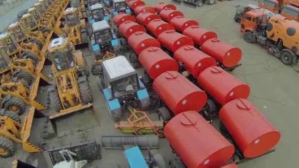 Machines voor het reinigen van de straten van de stad. — Stockvideo