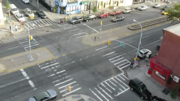 Vista dall'alto di un incrocio a Brooklyn — Video Stock