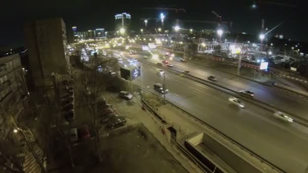 Panoramę miasta z ruchu w nocy — Wideo stockowe