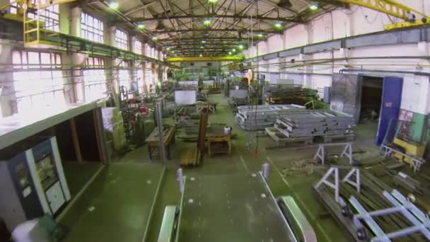 Werkstatt mit Werkzeugmaschinen — Stockvideo