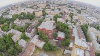 Şehir yaz bulutlu gün