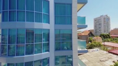 Hotel Paraiso cephe yaz günü at