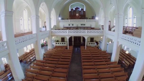 Главный зал евангелическо-лютеранского собора — стоковое видео