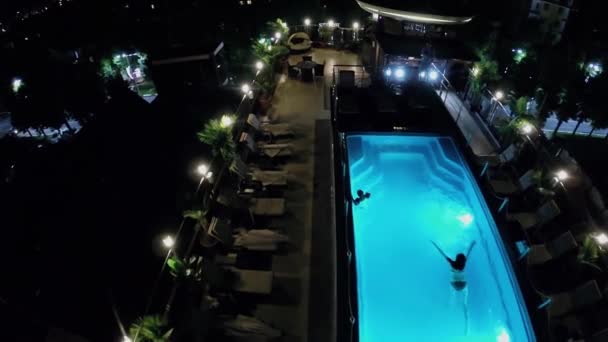 Pool on roof of hotel — Stock Video