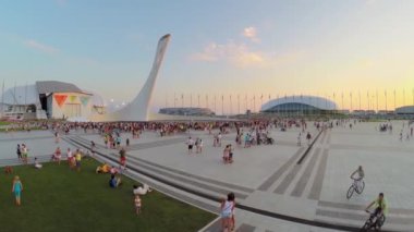  spor stadyumları yakınında çeşme ile kare