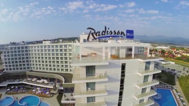 Byggnad av Radisson Blu Hotel — Stockvideo