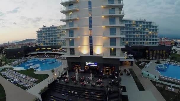 Edificio del hotel Radisson Blu — Vídeo de stock