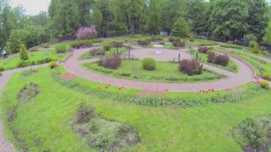 Park Sokolniki adlı bahar günü