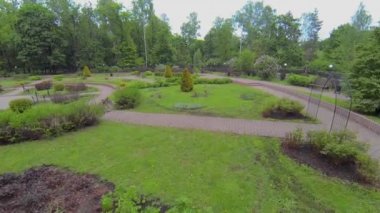 Park Sokolniki adlı bahar günü