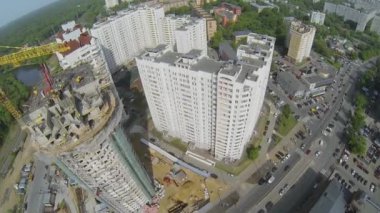 Site oluşturma yakınındaki Caddesi üzerinde trafik