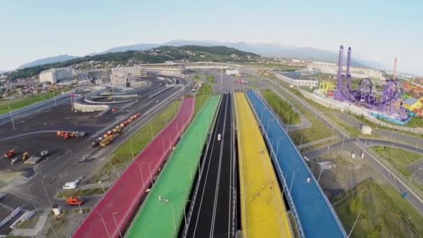 Puentes peatonales de color — Vídeo de stock