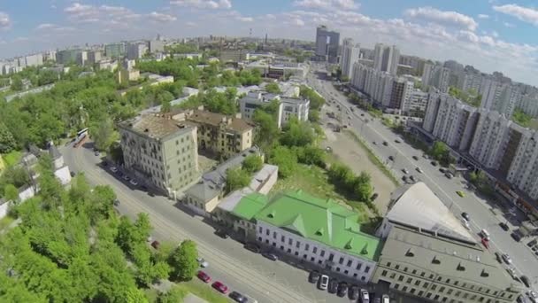 City panorama with Spaso-Andronikov monastery — Stock Video