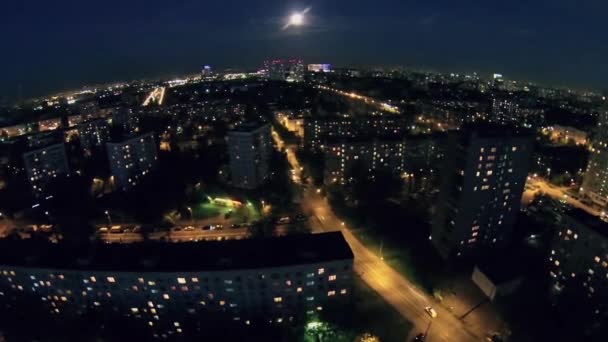 Stadtbild mit Beleuchtung und Verkehr — Stockvideo