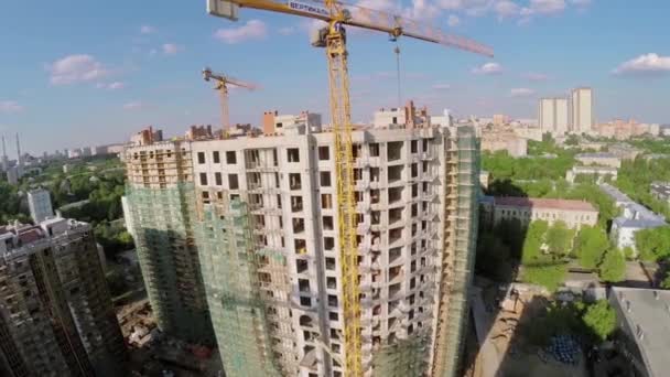 Lugar de construcción del complejo residencial — Vídeos de Stock