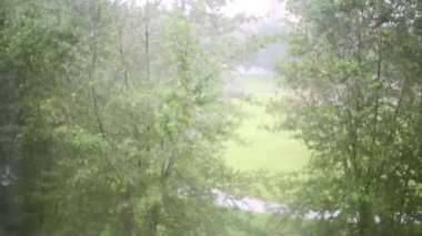 Yağmur damla ile cam 