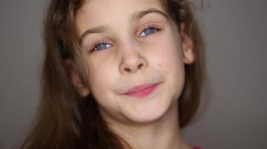 Şirin küçük kız.