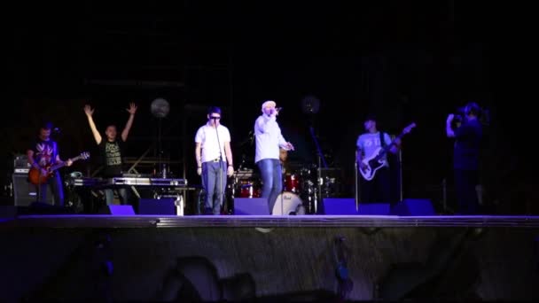 25 / 17 groupe chanter sur le festival — Video