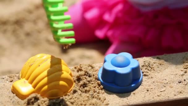 hilkids fait tarte au sable :