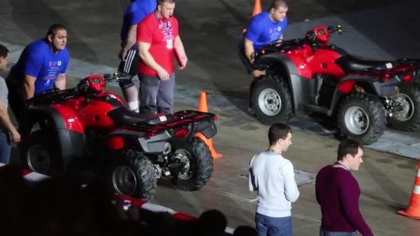 Durchbruch 2013 im olympischen Sportkomplex — Stockvideo