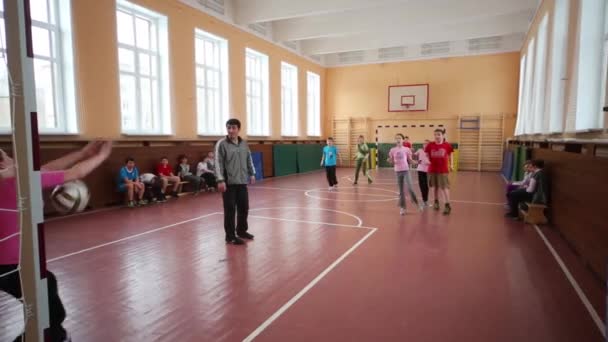 Aula de ginástica na escola No. 1349 em Moscú, Rússia . — Vídeo de Stock