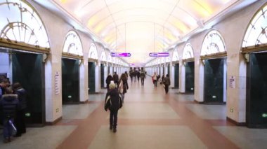 Metro İstasyonu Zvenigorodskaya.