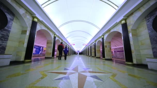 Admiralteyskaya subway station. — Stock videók