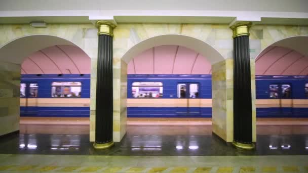Stasiun kereta bawah tanah Admiralteyskaya . — Stok Video
